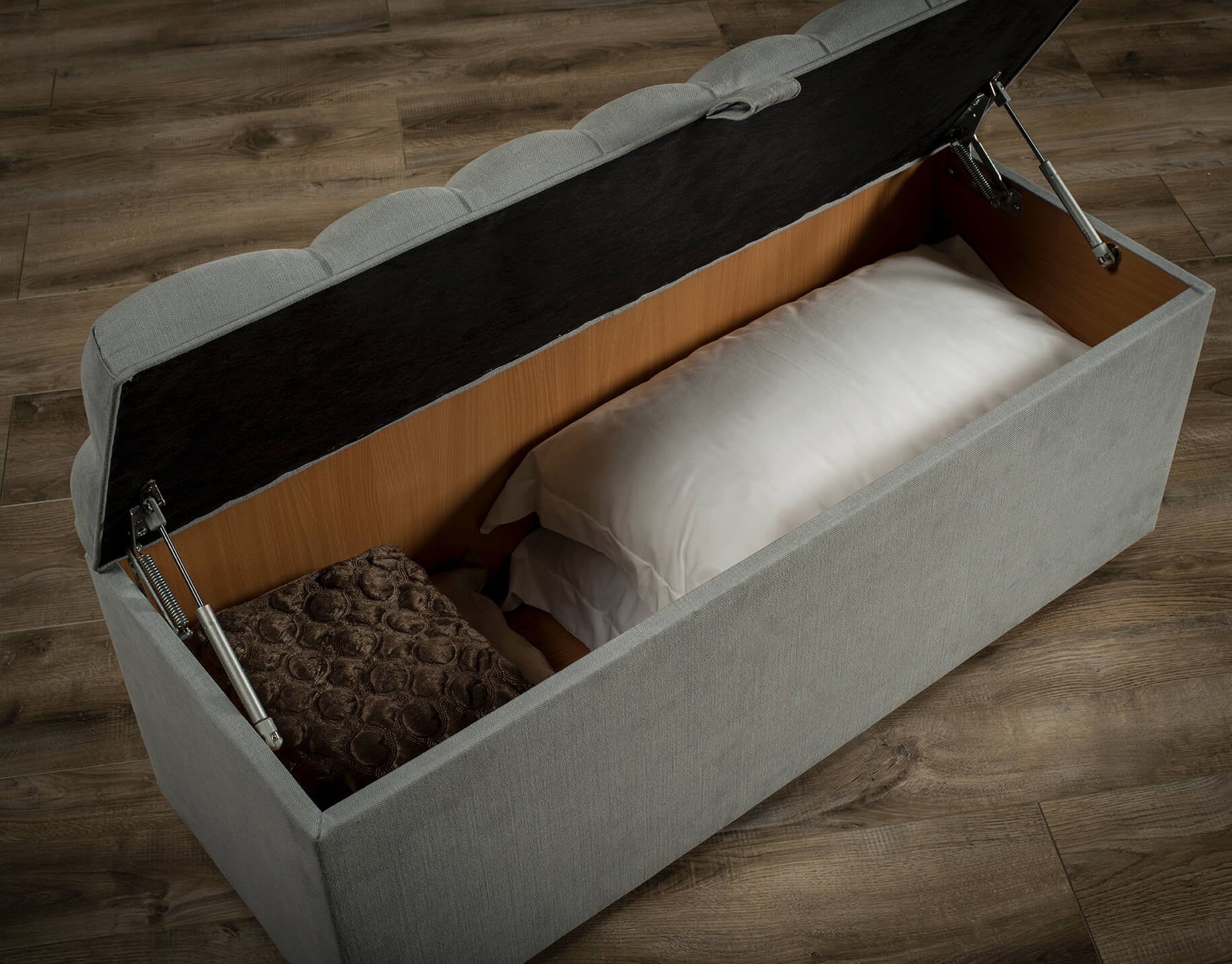 Chesterfield Blanket Box - Image 5