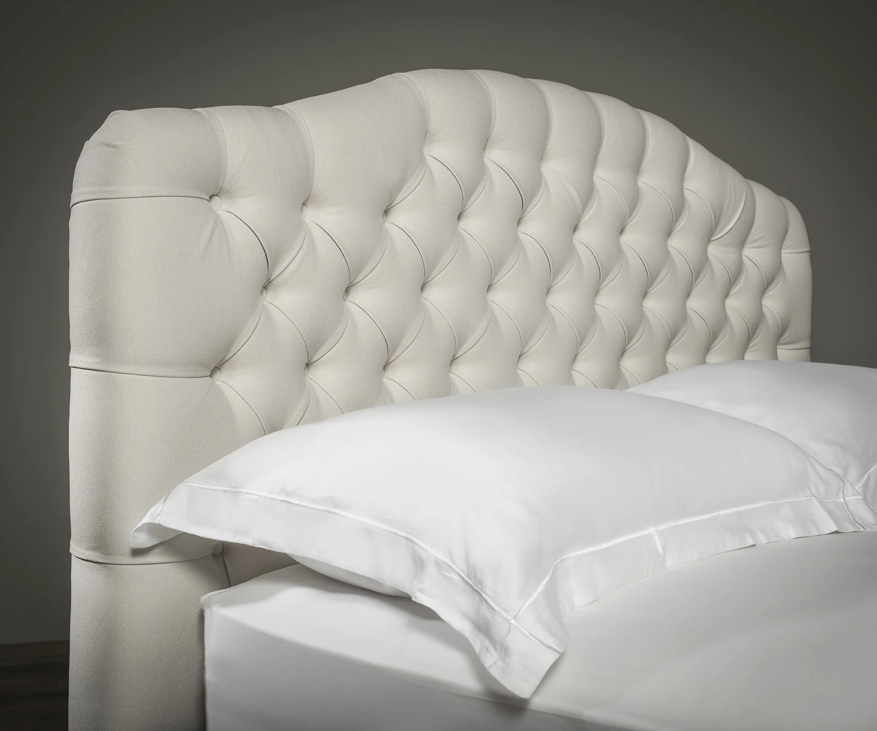 Churchill Chesterfield Bed - Image 3