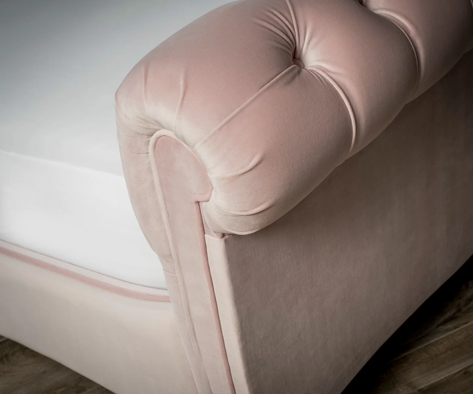 Duchess Chesterfield Bed - Image 3