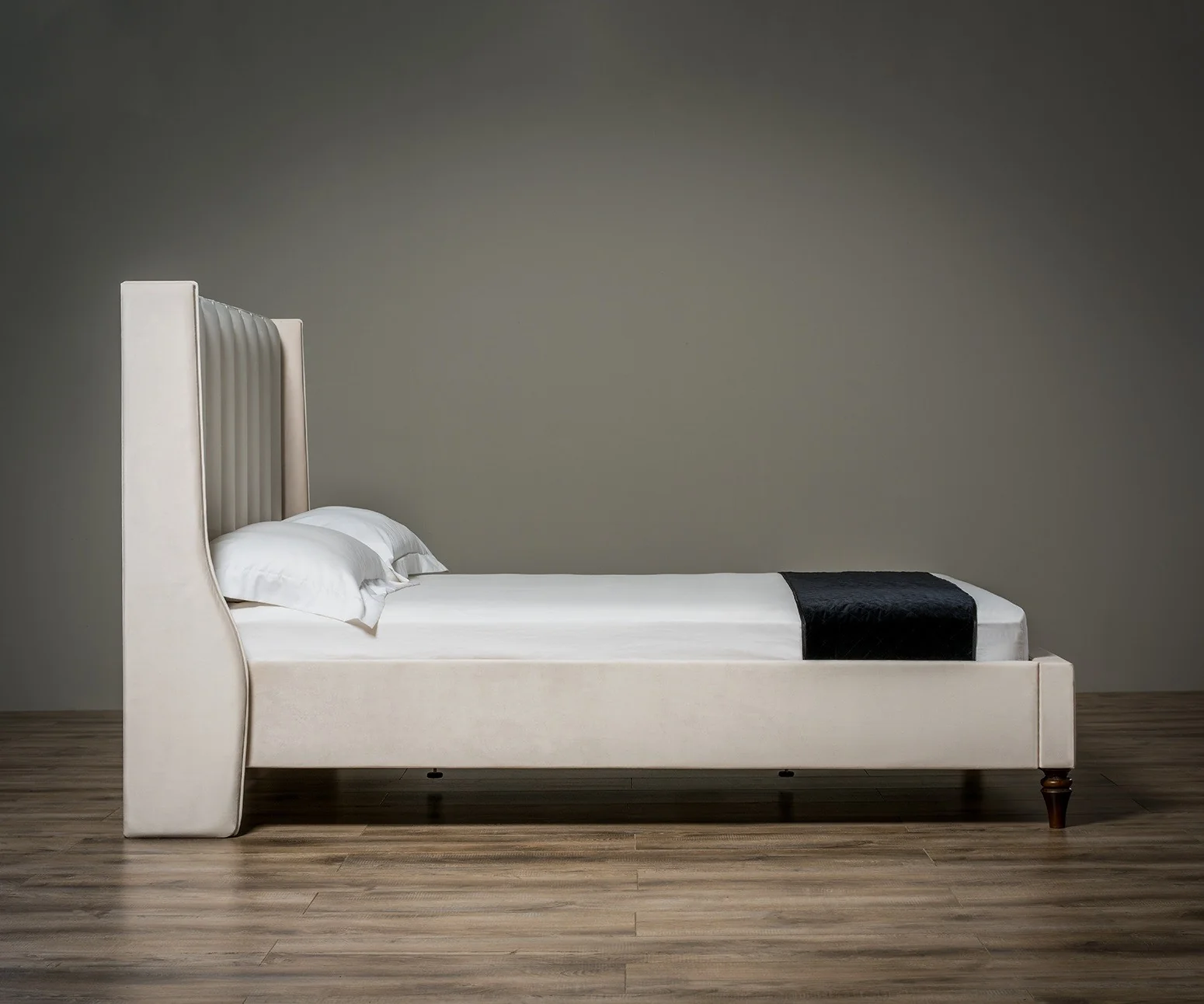 Edward Winged Bed - Image 7