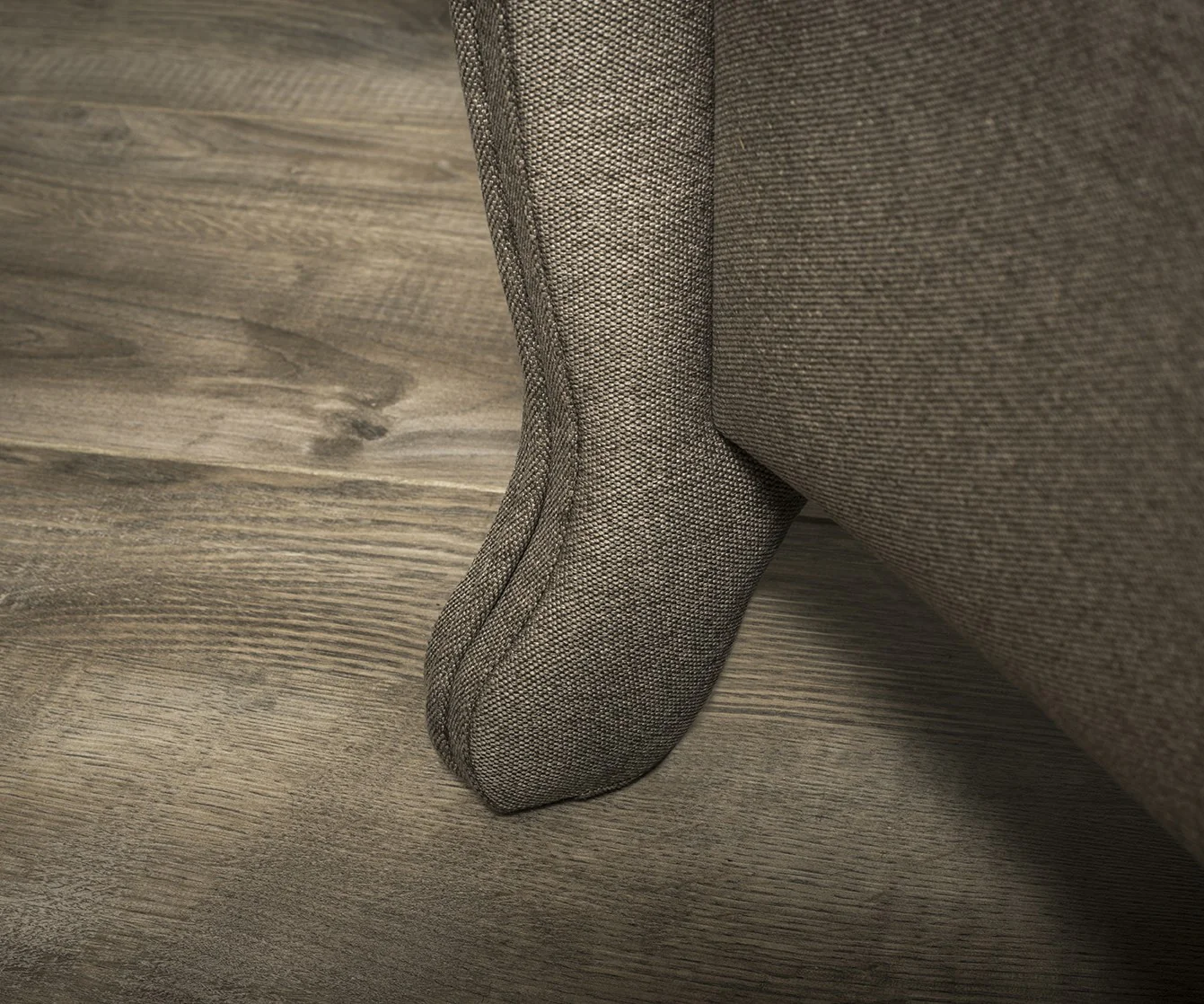 Lyonnaise Upholstered Bed - Image 6