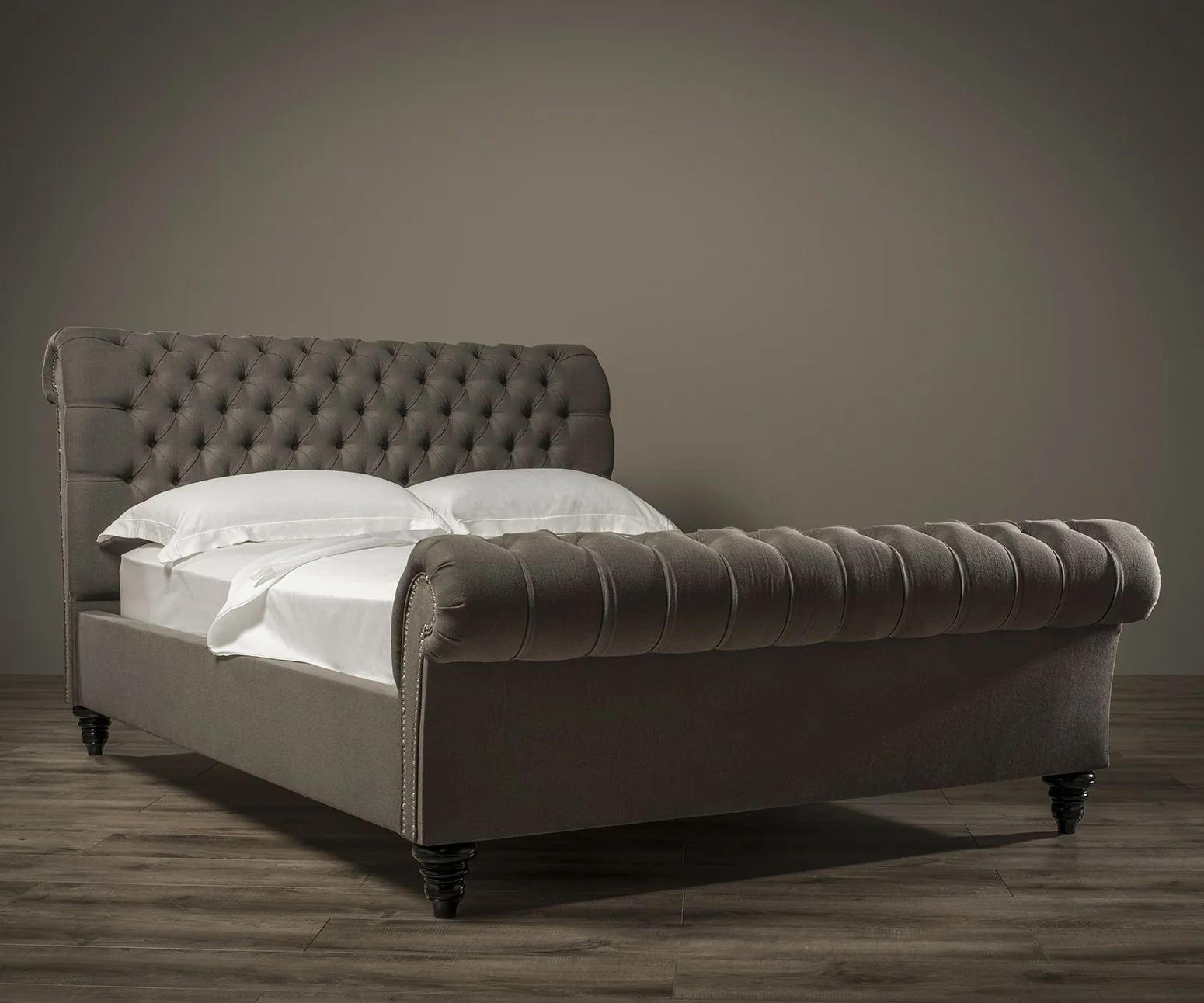 Stanhope Studded Chesterfield Bed - Image 4